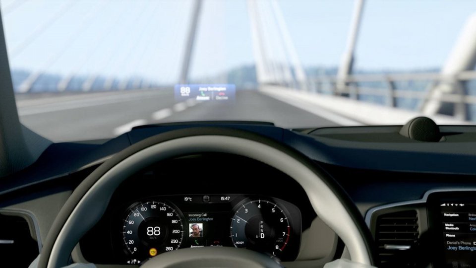 Volvo S90 - Мультимедиа