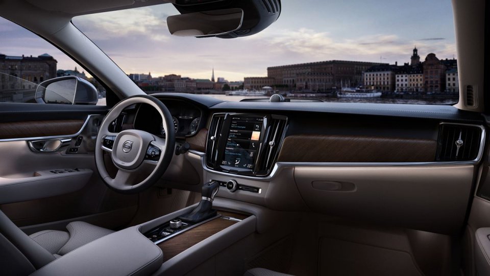 Volvo S90 - Гармония роскоши и технологий
