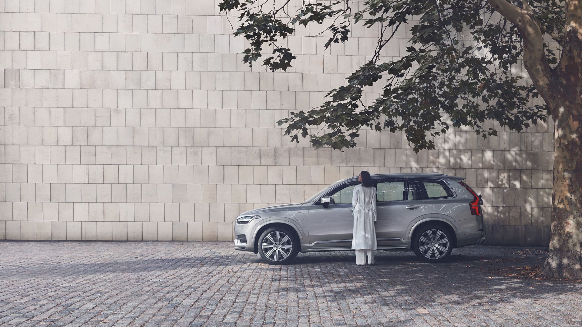 Volvo xc90 на ночной трассе