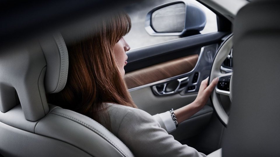 Volvo S90 - Гармония роскоши и технологий